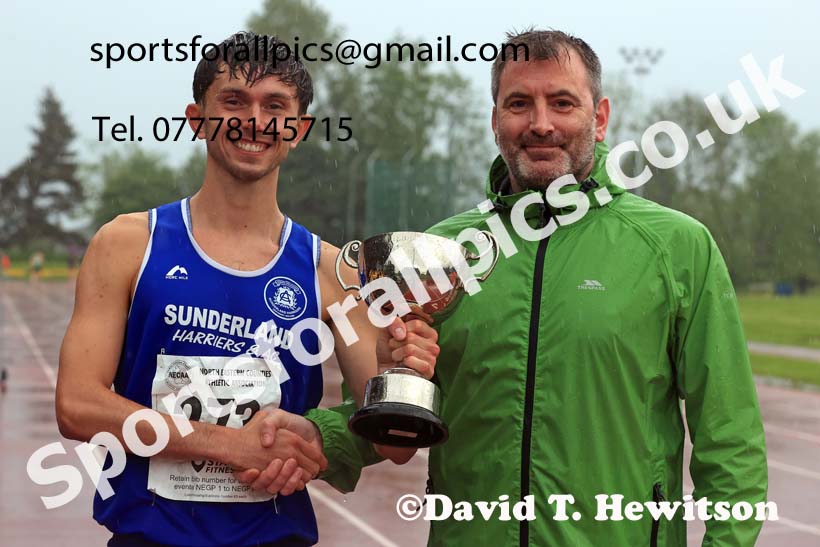 The Jimmy Hedley 800 metres on a very wet Wednesday evening, May 29th, NEGP 2, Monkton Stadium.  Photo: David T. Hewitson/Sports for All Pics